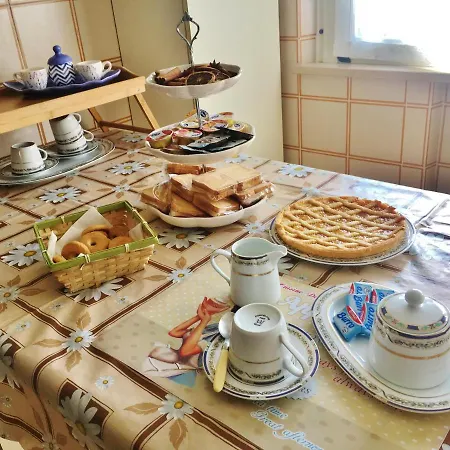 Bed & Breakfast La Tana *